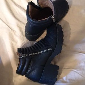 Chunky zip-up booties